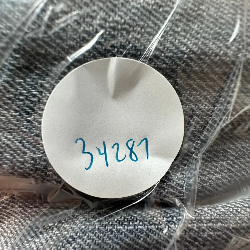 IZOD Jeans Mens 37x27 Blue‎ Slim Straight Fit Distressed Ripped Denim Pants